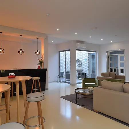 Ξενοδοχείο Domus 3*