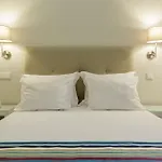 فندق Domus 3*