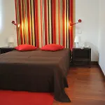 Domus فندق